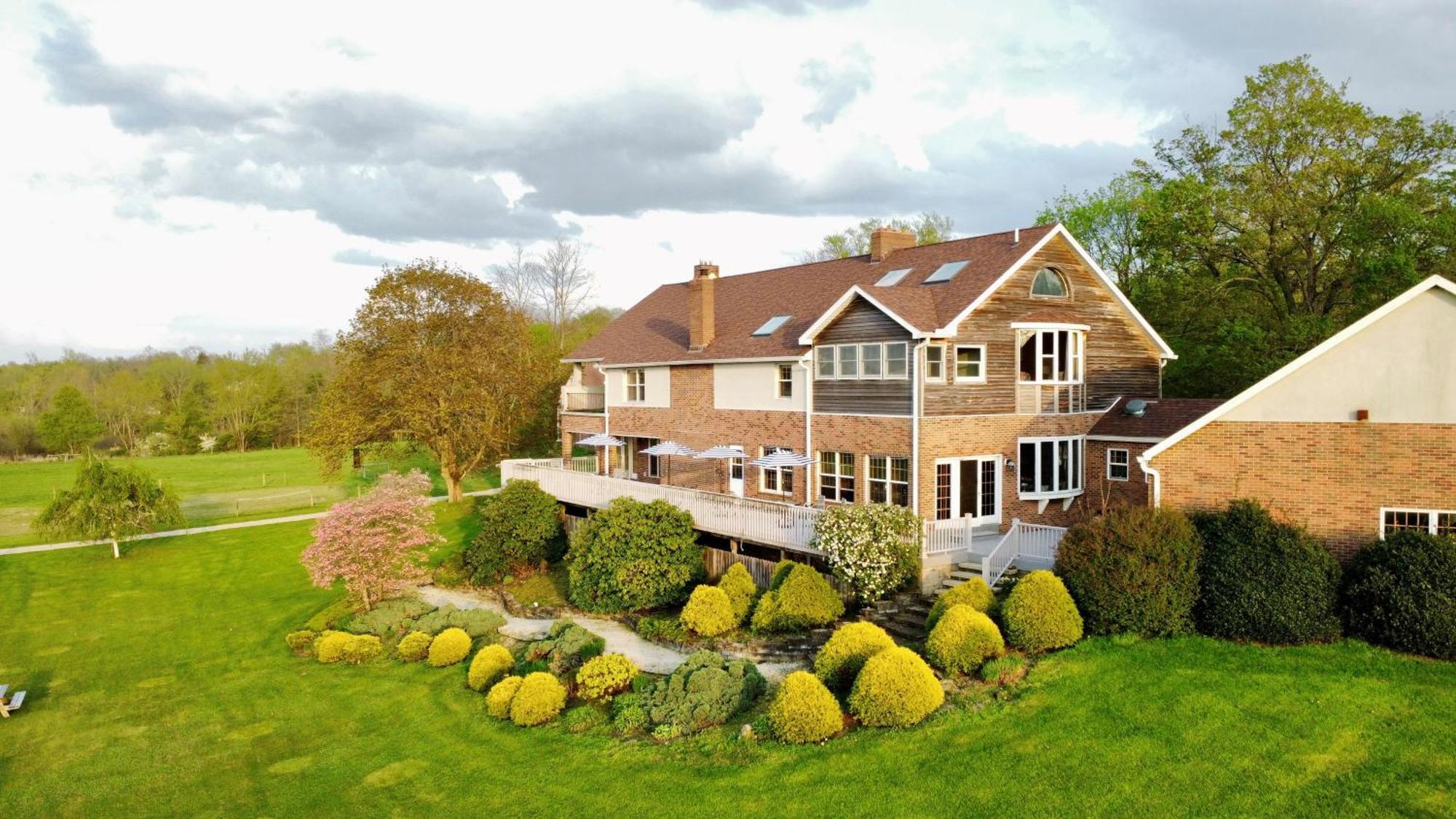 Warner-Concord Farms Bed & Breakfast Geneva 外观 照片