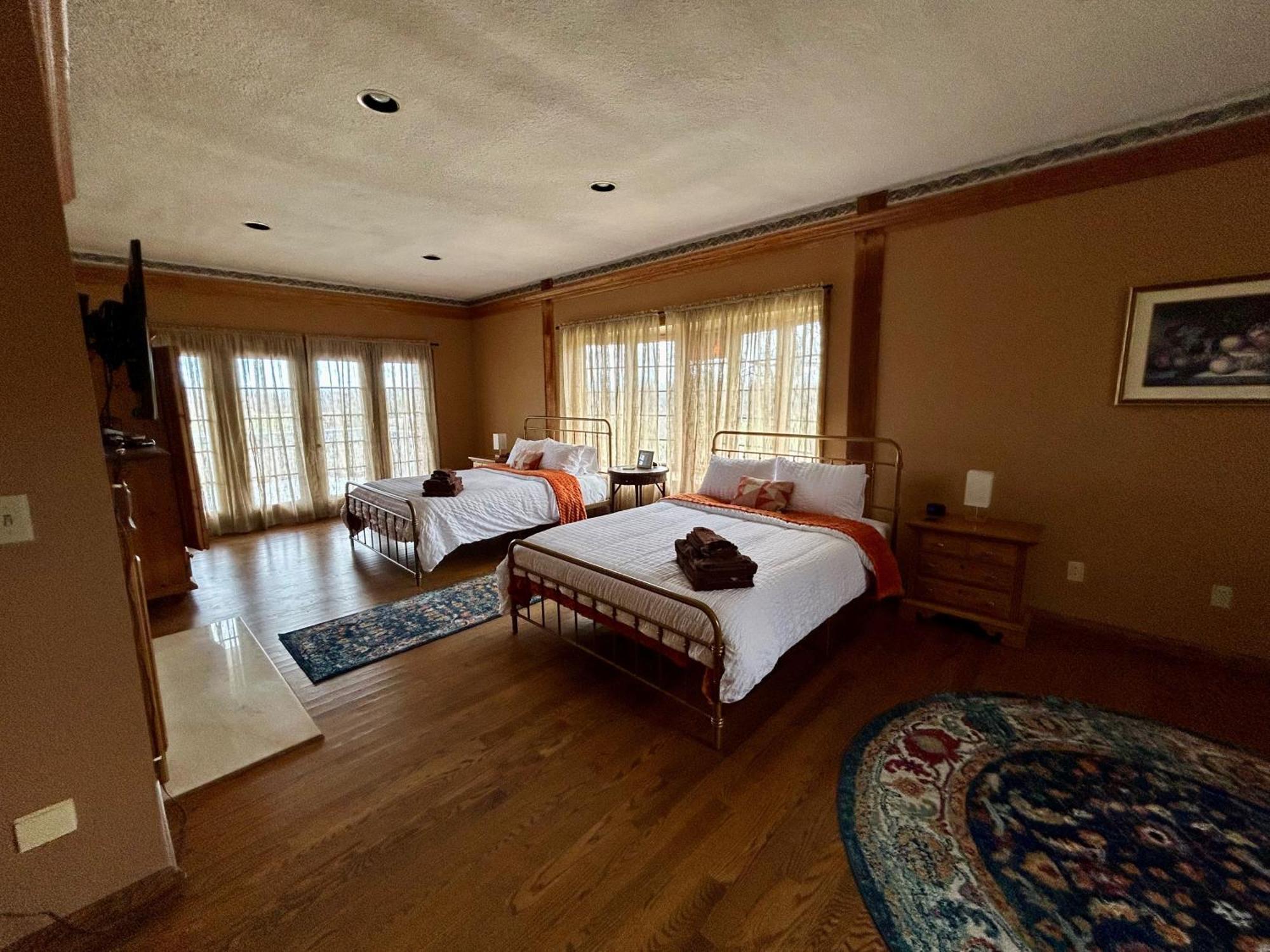 Warner-Concord Farms Bed & Breakfast Geneva 外观 照片